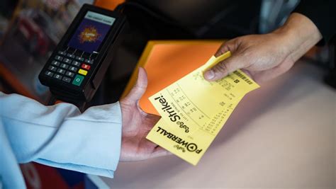 Seven players share $50 million in Lotto Powerball draw .